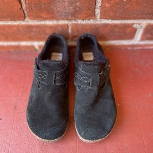 Earth Origins Auora Jade Black slip ons size 8.5